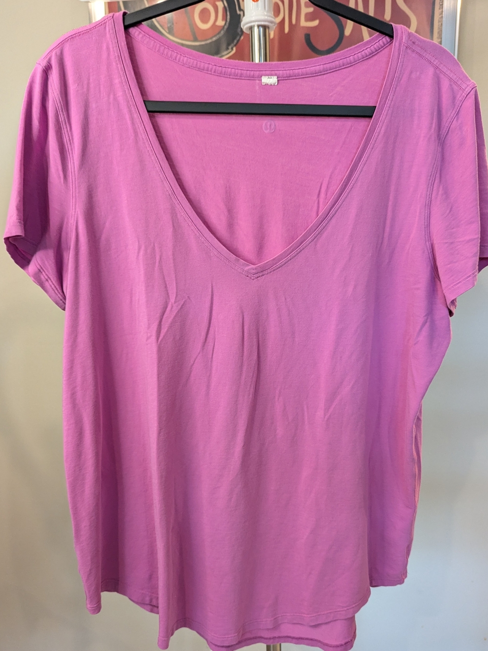 $18 Lululemon Size 12 - V-Neck Short Sleeve Shirt Pink EUC *No Tag*